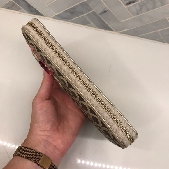 Coach Japan Op Art Wallet - Picture 5 of 7